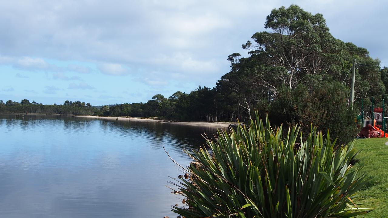 Strahan Retreat Holiday Park Exterior foto